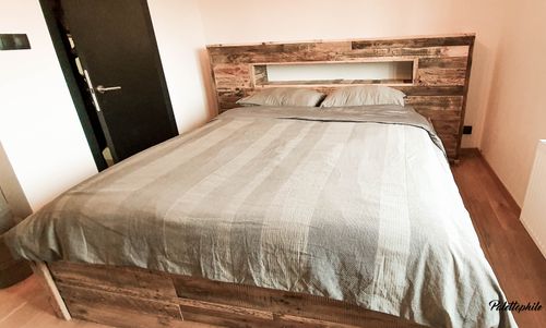 Le lit Kévin et sa tête de lit